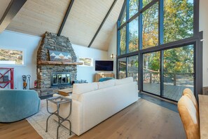TV, fireplace - Hudson's Peak on Leisure Mountain | Secluded | Fire Pit | Mountain View (Asheville)