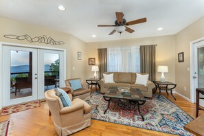 Smart TV - Ridgetop Hideaway | Pet-friendly, Hot Tub, Fire Pit & Mountain Views! (Swannanoa)