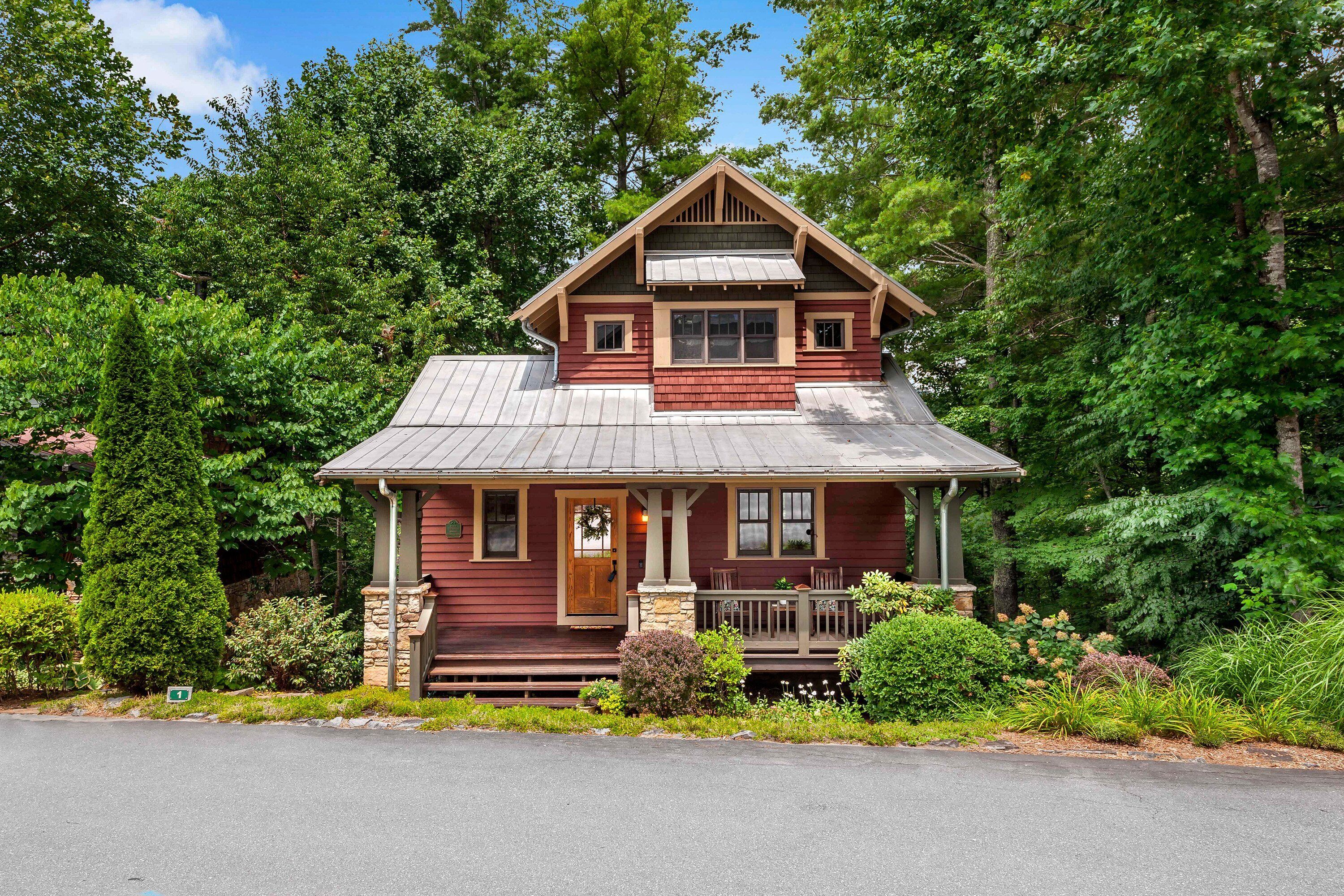 Winterberry Cottage | Treetop Balcony | Village of Cheshire | 5 Min to Downtown Black Mtn!