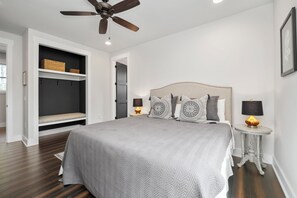 3 عدّة غرف نوم ومكواة/لوح كي وواي فاي مجانًا وملاءات أسرّة