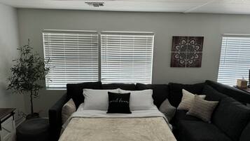 2 bedrooms, desk, iron/ironing board, free WiFi