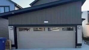 Property grounds - Entire Guest Suite/Separate Entrance/Free Parking in Winnipeg (Winnipeg)