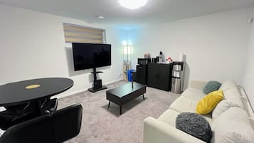 Una Smart TV, videojuegos, libros