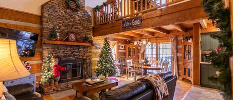 TV connectée, cheminée, baby-foot