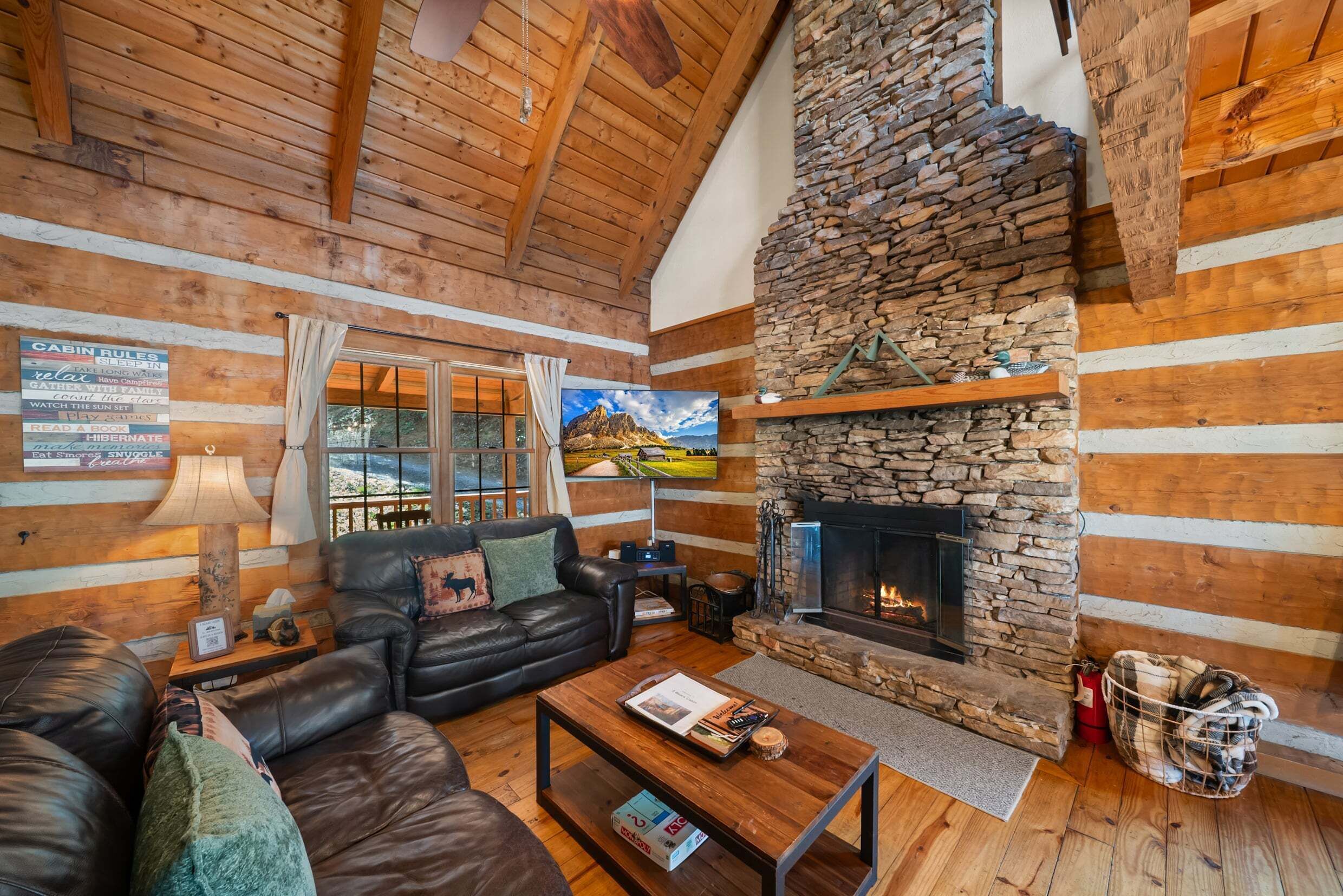 Smart TV, chimenea y futbolito 