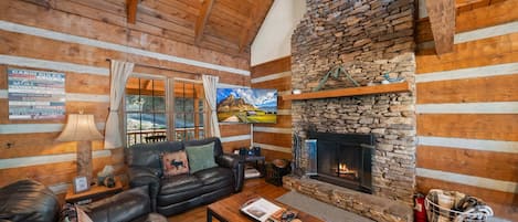 Smart-TV, Kamin, Tischfußball