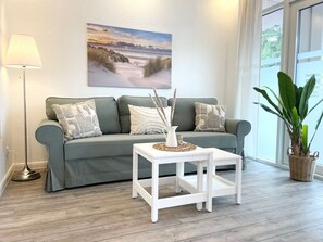 TV, ping pong, stereo - NB 3 - Stylish vacation apartment with private sauna and whirlpool bath - House (Cuxhaven)