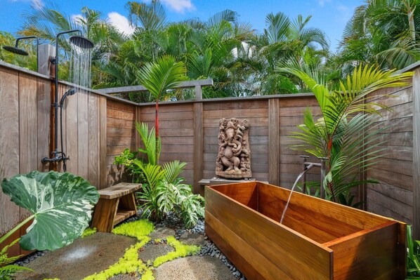House, 2 Bedrooms | Property grounds