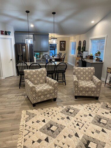 Lovely 3-bedroom house in Gillette with AC, WiFi 
Close to Cam-Plex