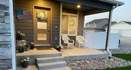 Lovely 3-bedroom house in Gillette with AC, WiFi
Close to Cam-Plex