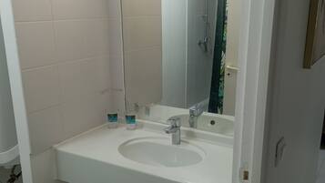 Toallas, papel higiénico