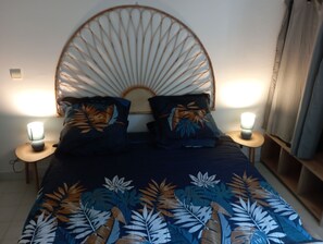 1 bedroom, bed sheets