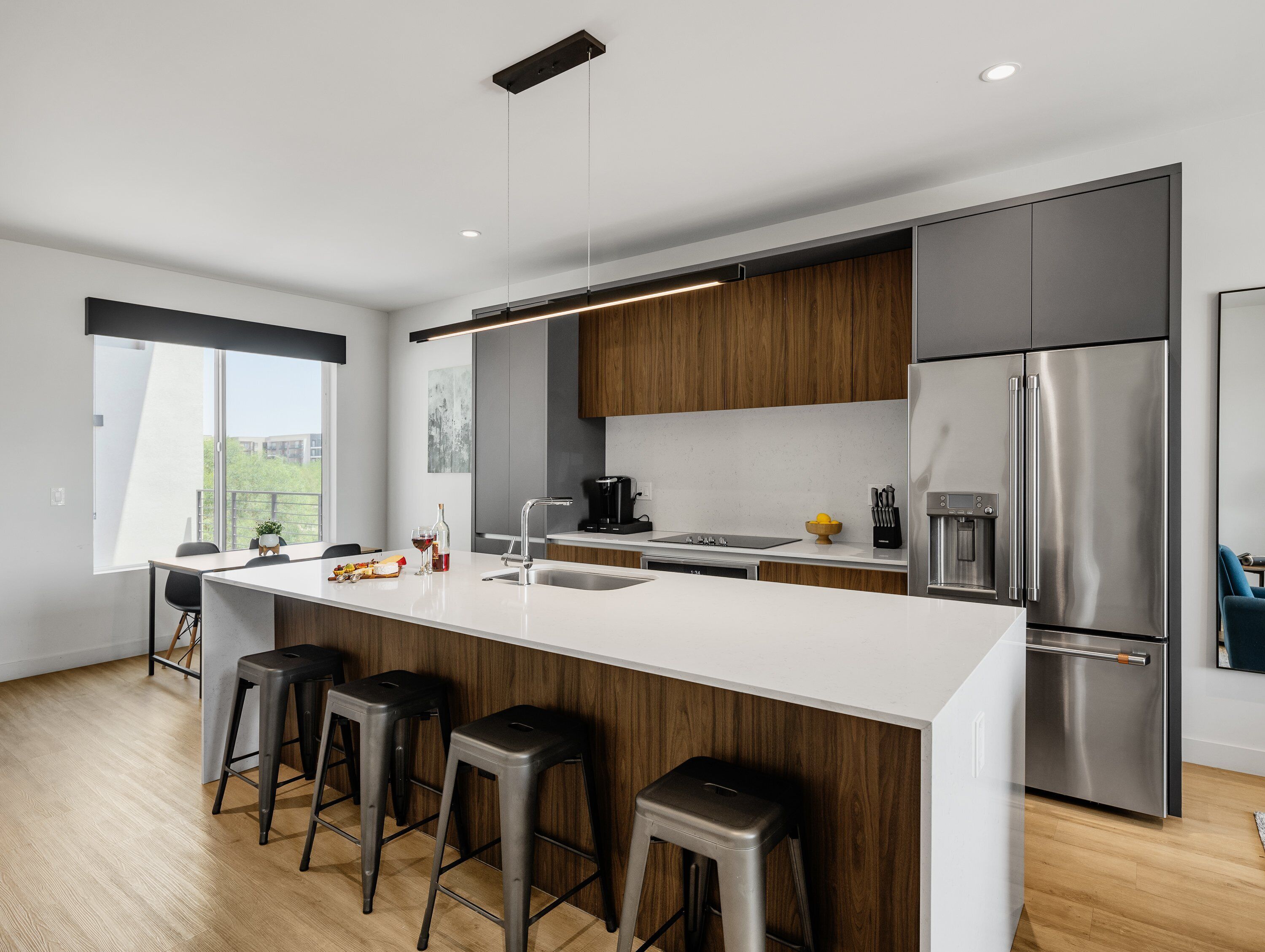 The District-Private Balconies-Heart of Old Town
