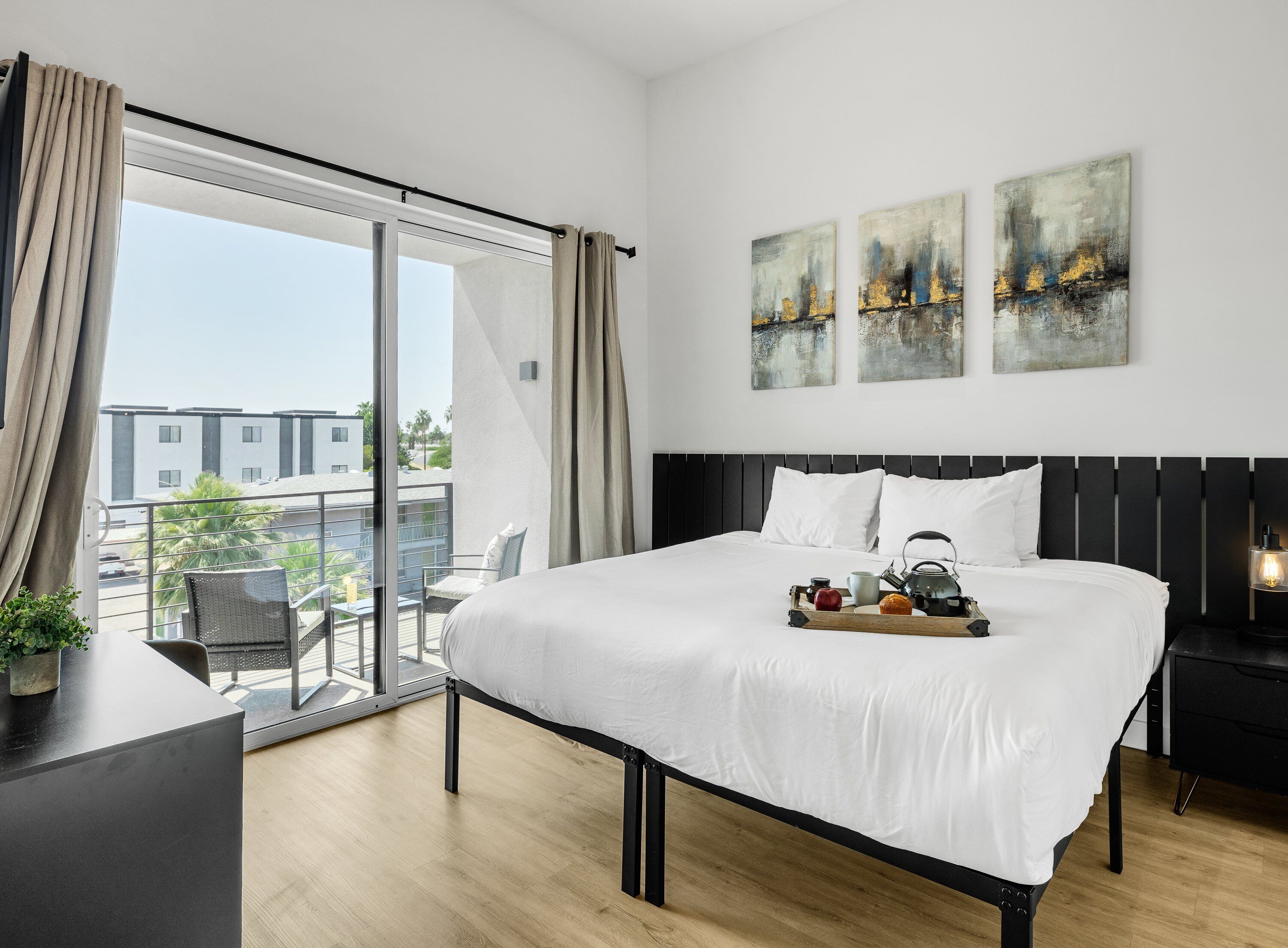 Hush House-Private Balconies-Heart of Old Town