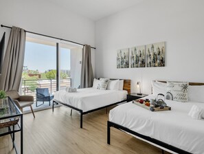 2 makuuhuonetta, silitysrauta/-lauta, vauvan matkasänky, ilmainen Wi-Fi