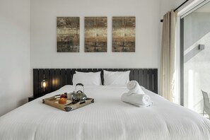 2 bedrooms, iron/ironing board, travel crib, free WiFi