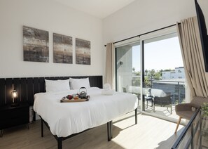 2 bedrooms, iron/ironing board, travel crib, free WiFi