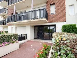 Exterior detail - Cabourg 2000 by Interhome (Cabourg)