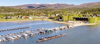 Easy Walk to Lake Granby & Beacon Landing Marina - Pet Friendly, 4 Bedrooms + Game Room