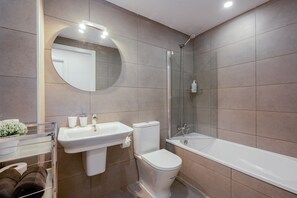 Doccia, asciugacapelli, asciugamani