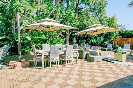Outdoor dining. Luxury 3+3 with Car + Chef Option