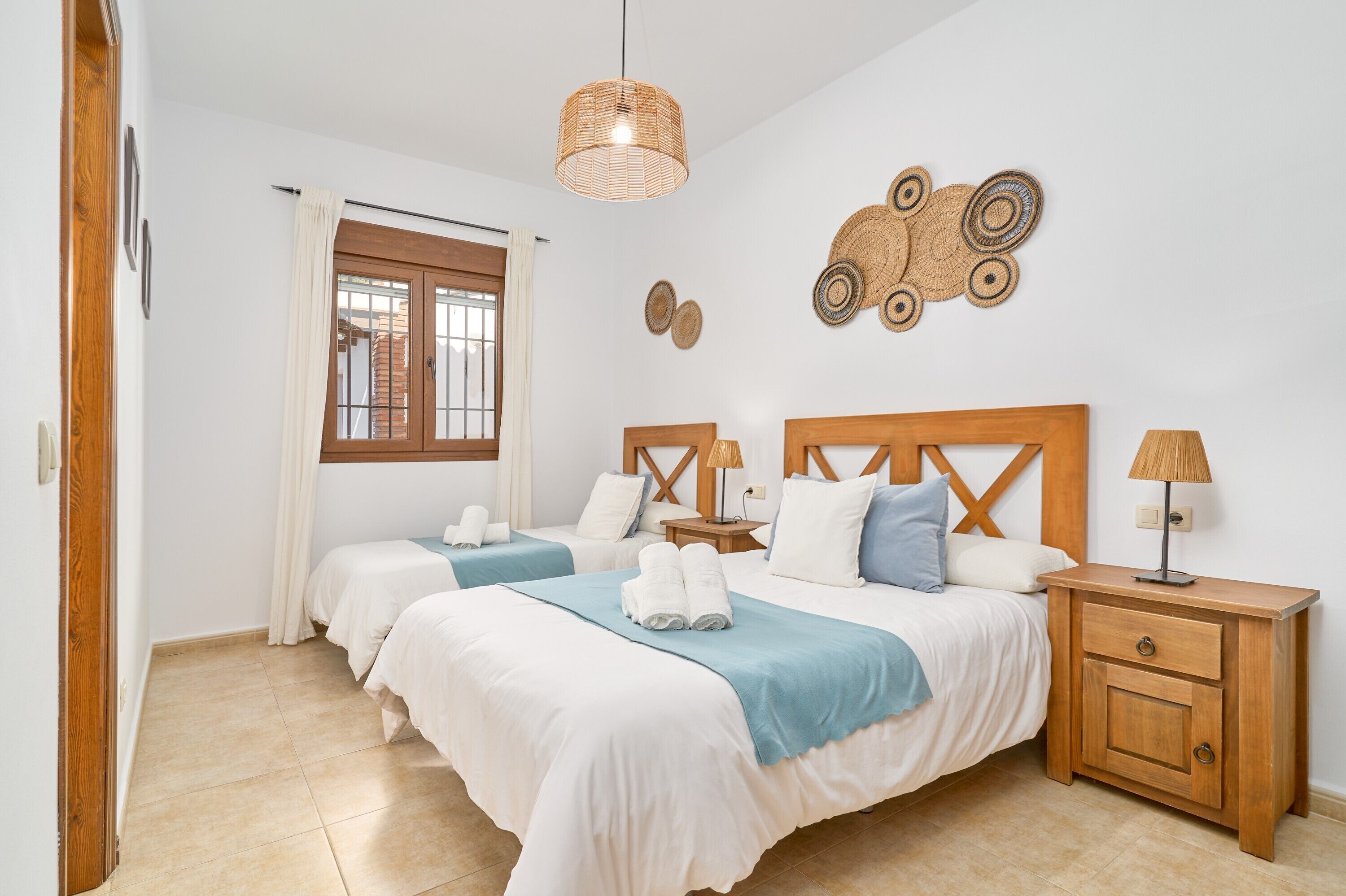 5 bedrooms, free WiFi, bed sheets