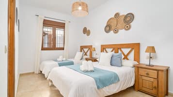 5 bedrooms, free WiFi, bed sheets