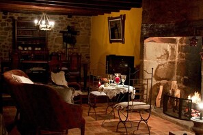 Dining - Holiday Home 'Charmant Moulin De Selves' with Private Garden (Auriac)