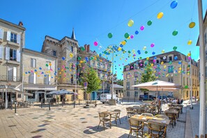 屋外ダイニングエリア