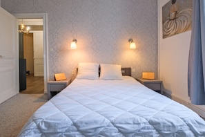 3 chambres, fer et planche à repasser, Wi-Fi gratuit, draps fournis