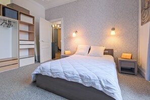 3 chambres, fer et planche à repasser, Wi-Fi gratuit, draps fournis