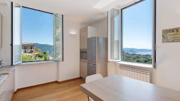 KylskÄp, mikrovÄgsugn, ugn och spishÀll