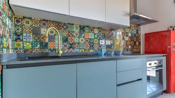 冰箱、炉灶、茶具/咖啡用具、厨具/餐具