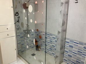 Shower, towels