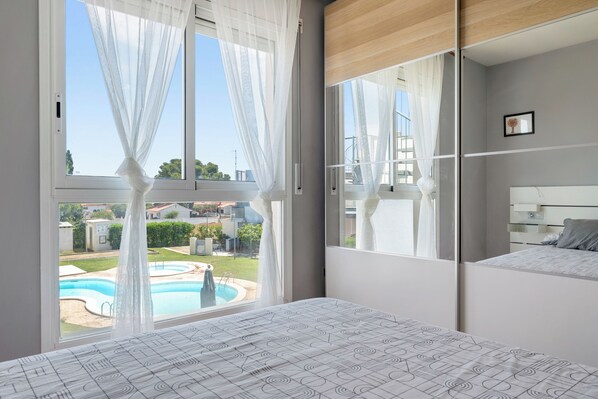 3 chambres, fer et planche à repasser, Wi-Fi gratuit, draps fournis