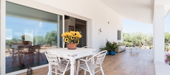 Holiday Home 'Villa Piricone' with Sea View, Shared Terrace and Wi-Fi