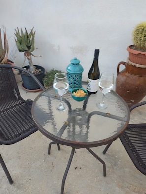 Outdoor dining - Apartment 'Andrea's House Marsala' with Sea View and Private Terrace (Marsala)
