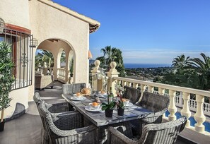 Outdoor dining - Villa 'Vista Moraira' with Sea View, Wi-Fi and Air Conditioning (Moraira)