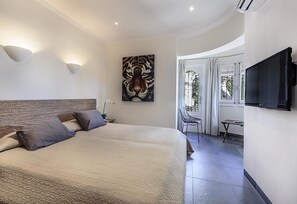 5 bedrooms, iron/ironing board, free WiFi, bed sheets - Villa 'Vista Moraira' with Sea View, Wi-Fi and Air Conditioning (Moraira)