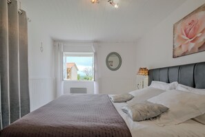 2 chambres, fer et planche à repasser, Wi-Fi gratuit, draps fournis