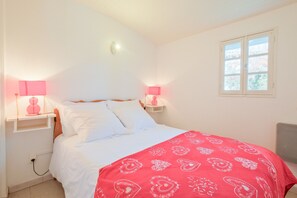 1 chambre, fer et planche à repasser, Wi-Fi gratuit, draps fournis