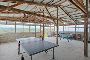 Games room - Holiday Home 'Gîte Le Moutat-Le Châlet' with Private Terrace (Allemans)