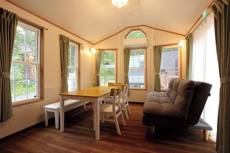 Dining. Royal One trailer house for rent Room only n / Kitaazumi-gun Nagano