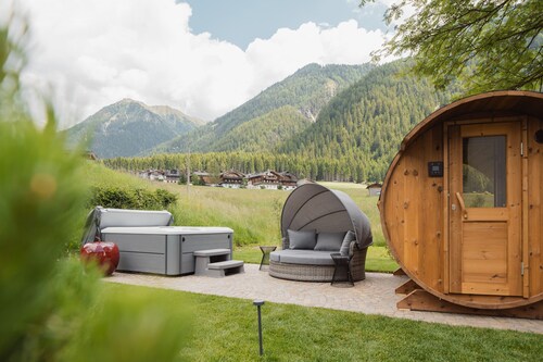 Ferienwohnung 'Alpenrose' mit Bergblick, Gemeinschaftsterrasse und WLAN