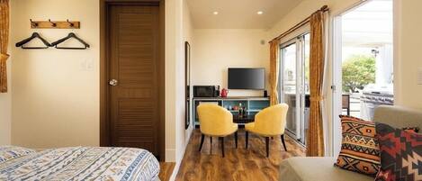 1 bedroom, desk, free WiFi