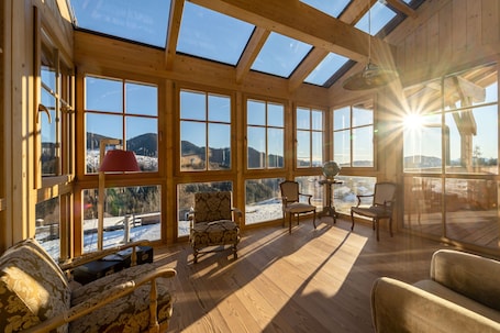 Interior. Holiday Home 'Lexn Radein' with Mountain View, Wi-Fi and Air Conditioning