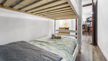 2 bedrooms, bed sheets