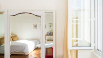 Iron/ironing board, free WiFi, bed sheets