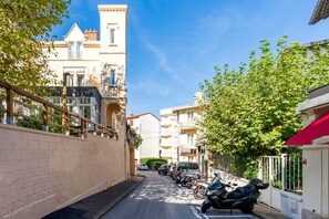 Exterior - Studio Apartment 'Agréable Et Lumineux' with Wi-Fi (Biarritz)