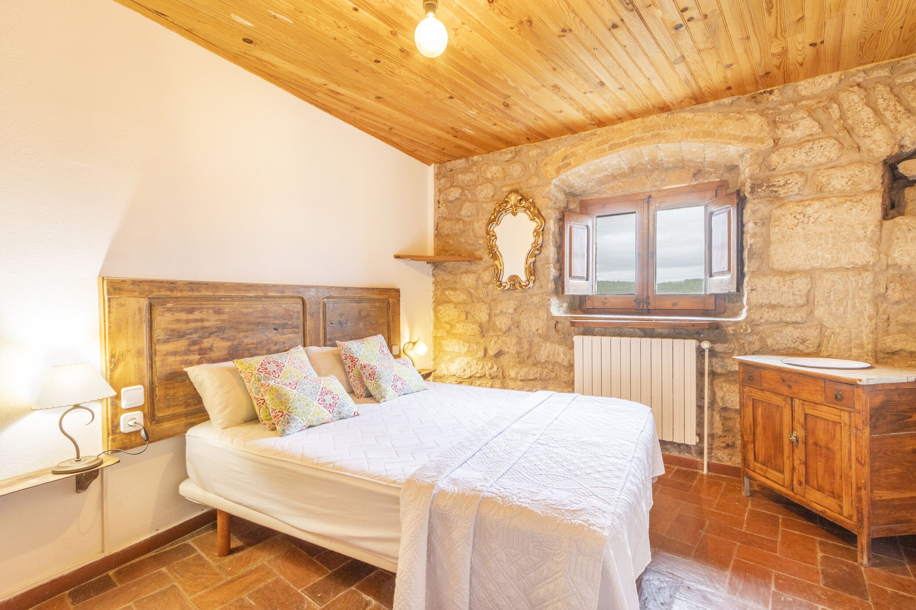 3 chambres, fer et planche à repasser, Wi-Fi gratuit, draps fournis